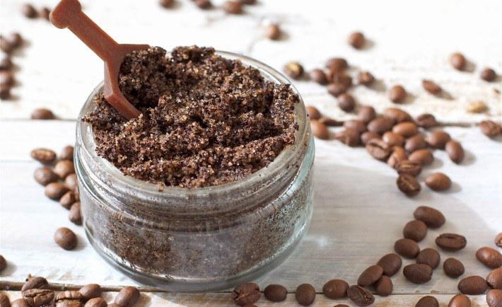 Coffee and cinnamon body scrub